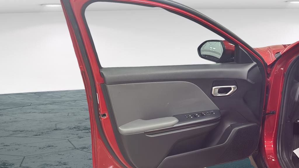 Certified 2025 Kia K4 image 10