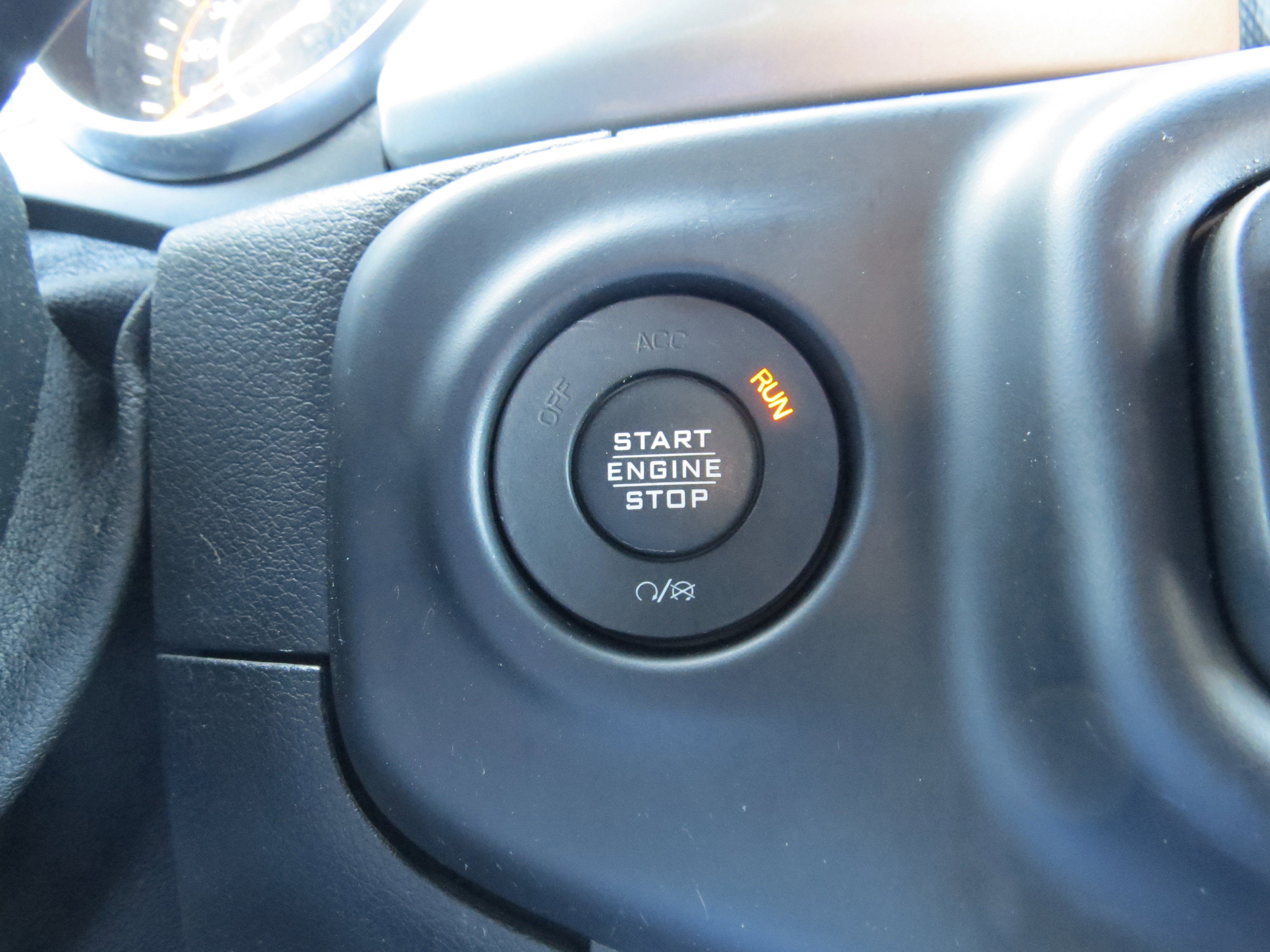 Used 2019 Jeep Wrangler Unlimited Sahara w/ Safety Group image 27