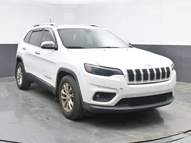 Used 2019 Jeep Cherokee Latitude w/ Popular Appearance Group FWD image 2