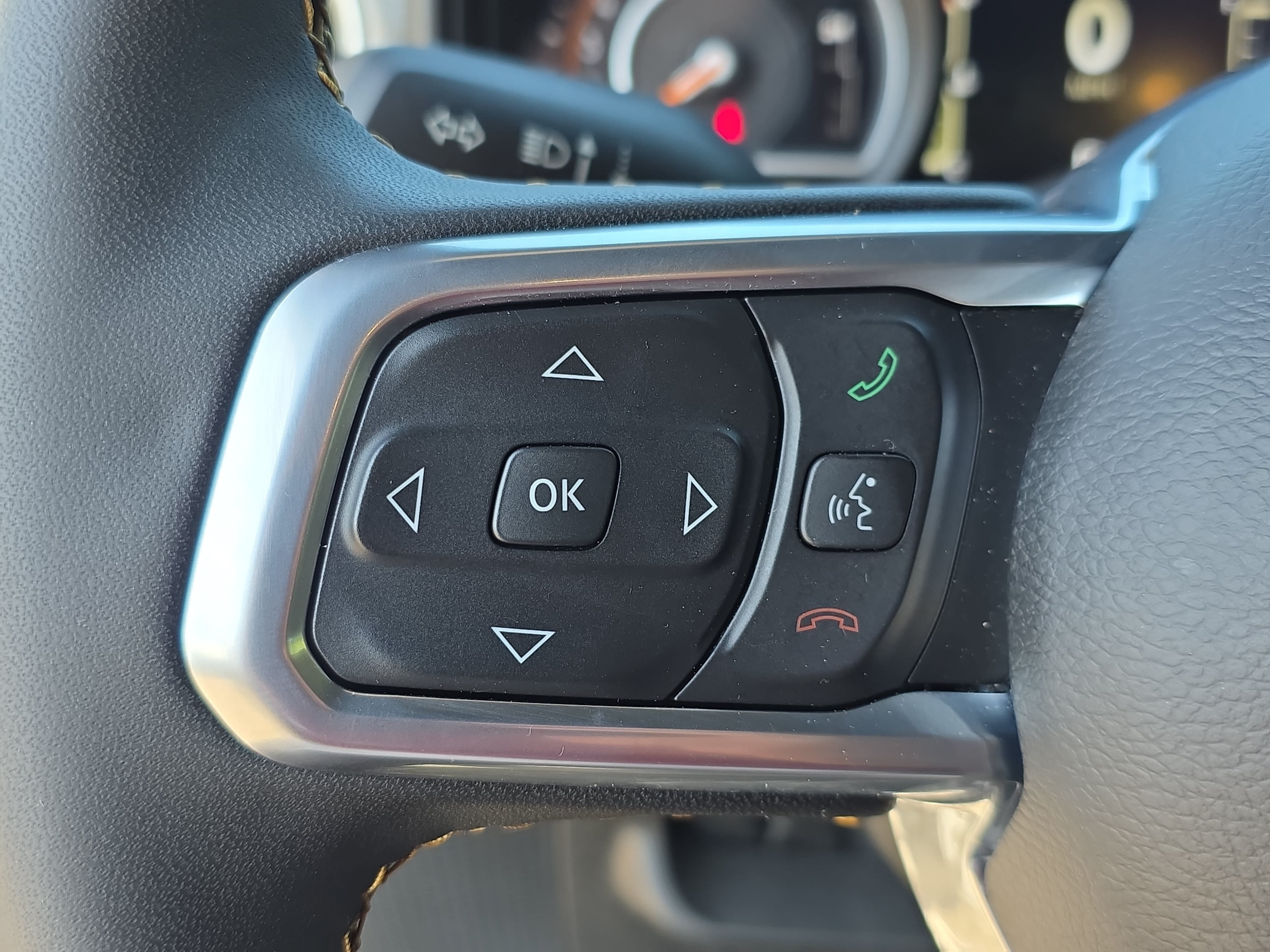 Used 2024 Jeep Wrangler Unlimited Sahara w/ Safety Group AWD/4WD image 14