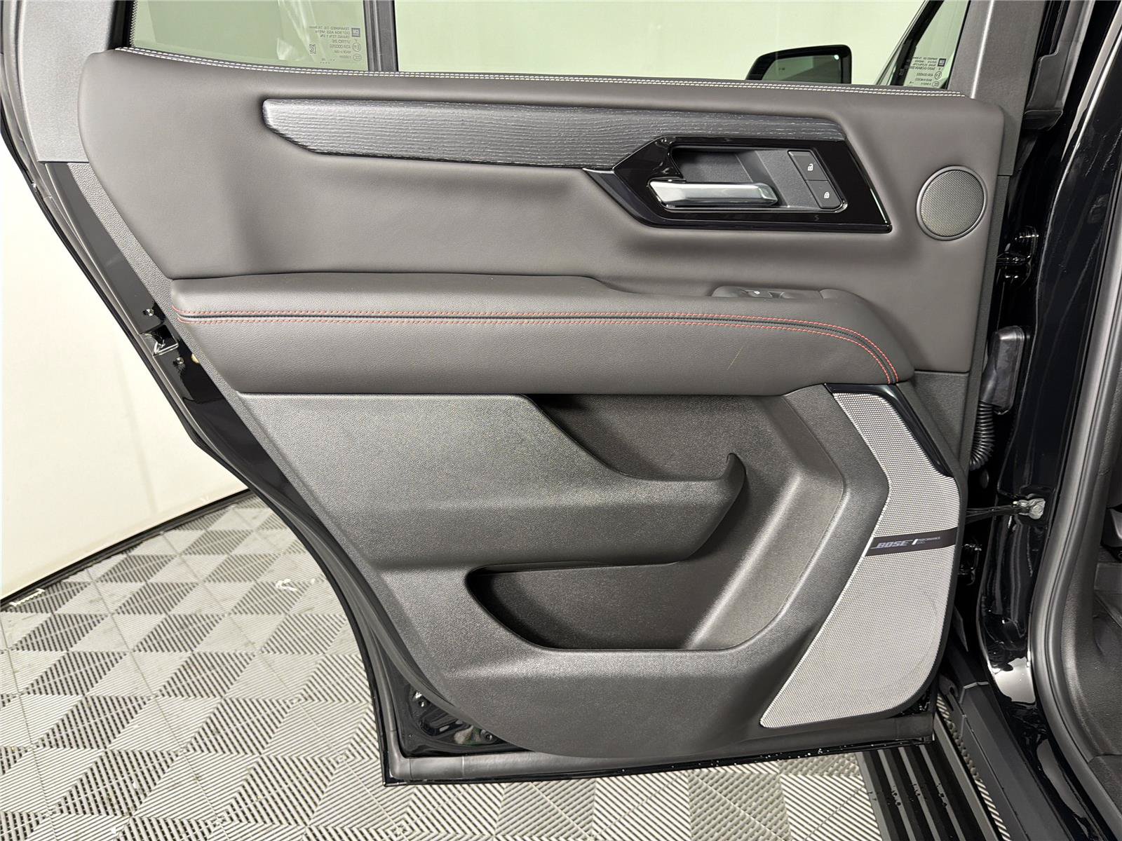 New 2026 GMC Yukon AT4 Ultimate w/ LPO, Floor Liner Package AWD/4WD image 24