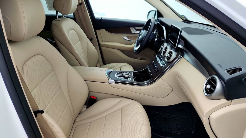 Used 2019 Mercedes-Benz GLC 300 4MATIC image 23