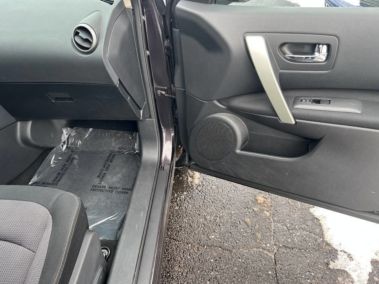 Used 2012 Nissan Rogue SV image 27