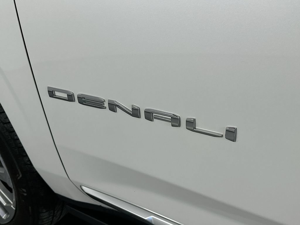 Used 2023 GMC Yukon Denali w/ LPO, Floor Liner Package AWD/4WD image 37