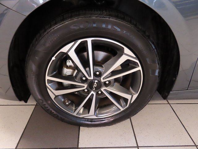 Used 2024 Kia Forte LXS image 16