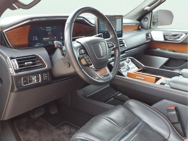 Used 2024 Lincoln Navigator L Black Label AWD/4WD image 8