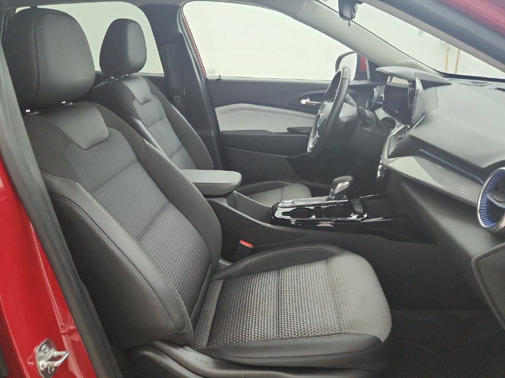 Used 2026 Chevrolet Trax LT w/ Driver Confidence Package FWD image 35