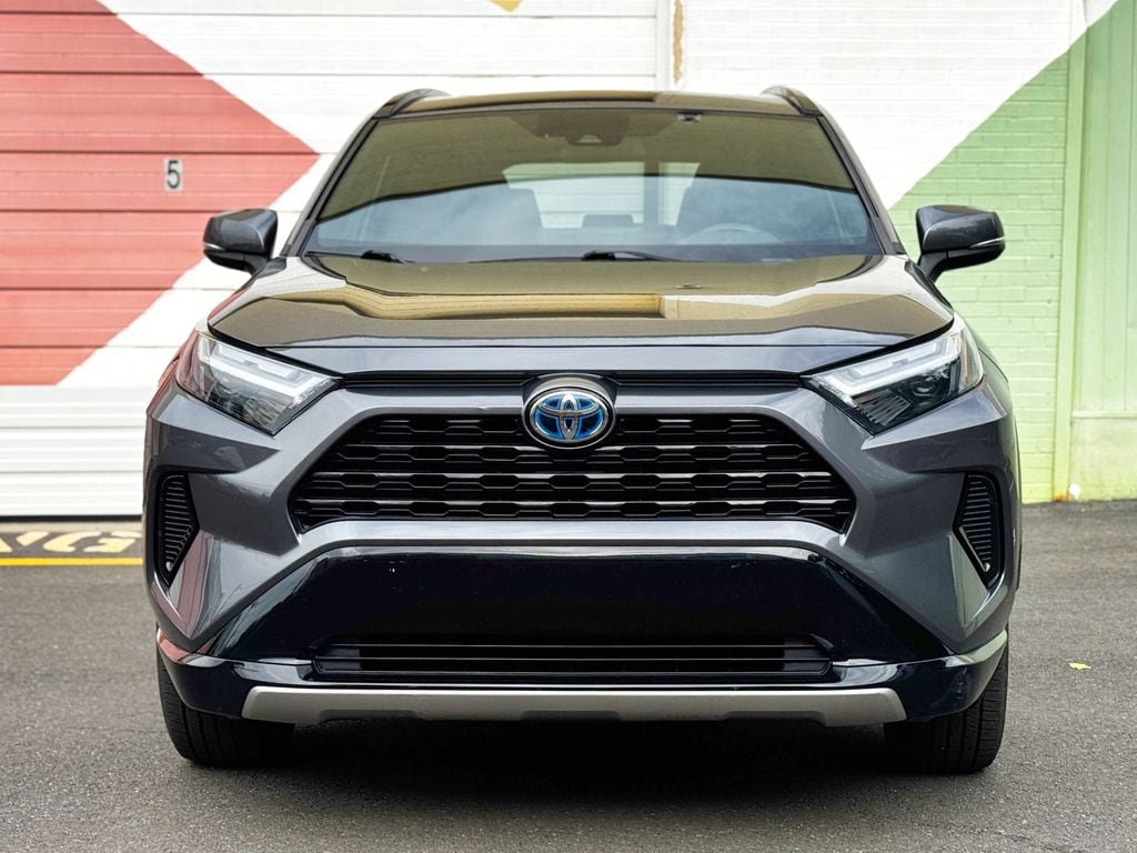 Used 2022 Toyota RAV4 SE w/ Convenience Package AWD/4WD image 3