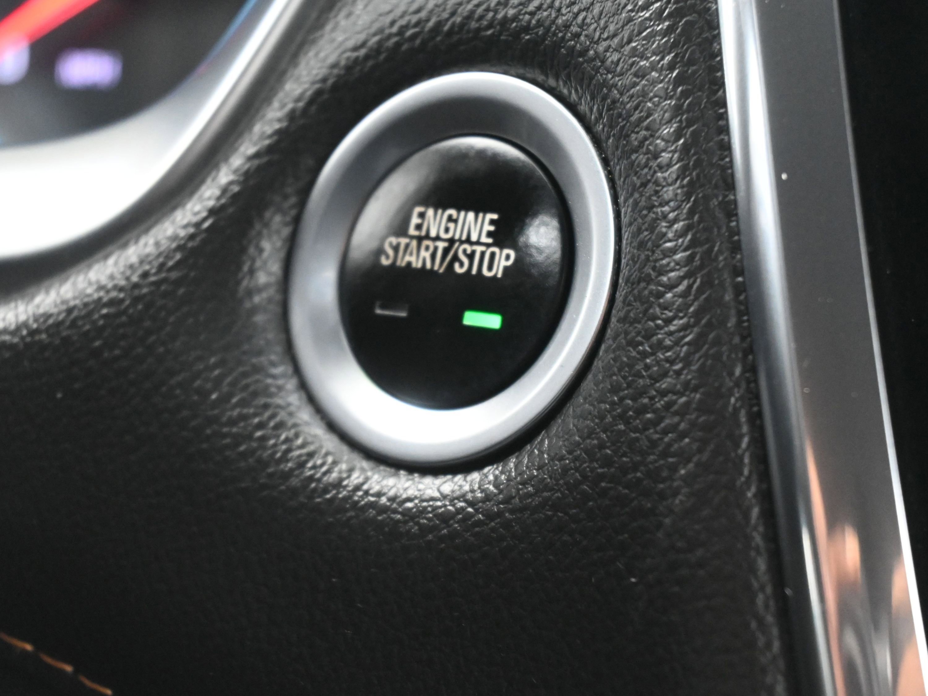 Used 2020 Chevrolet Traverse LT w/ LPO, Black Accent Package image 38