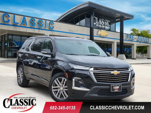 Used 2024 Chevrolet Traverse High Country FWD image 1