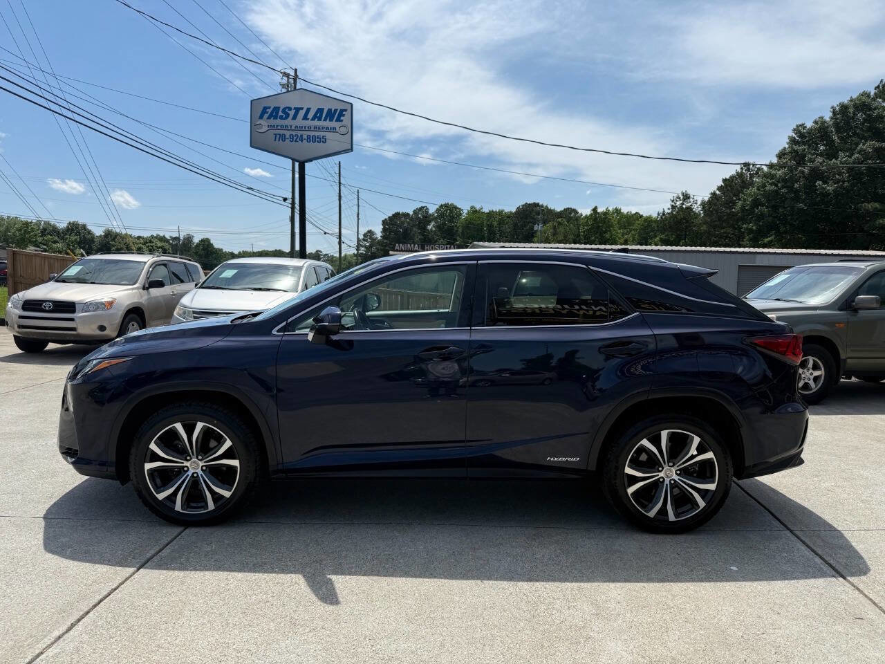 Used 2017 Lexus RX 450h AWD image 4