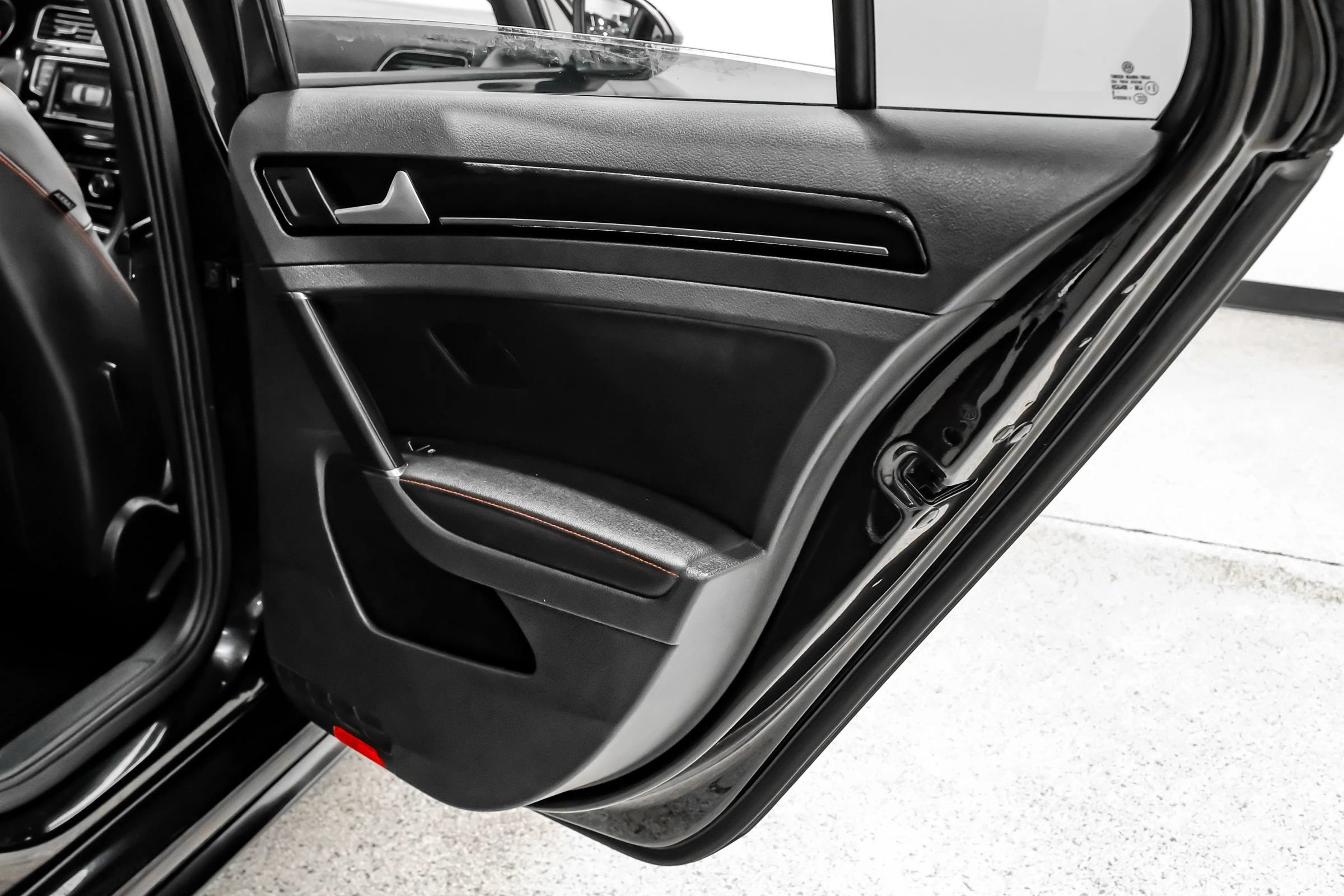 Used 2016 Volkswagen GTI SE FWD image 60