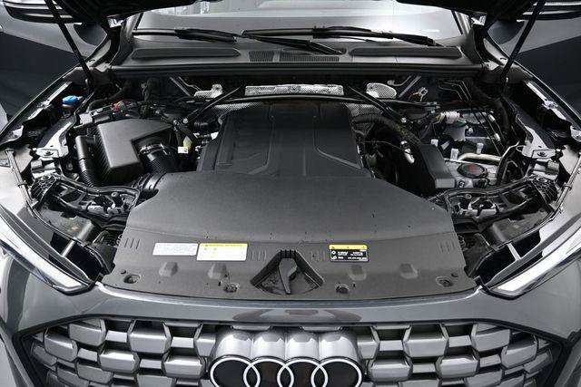 Used 2025 Audi Q5 Premium w/ Convenience Package AWD/4WD image 39