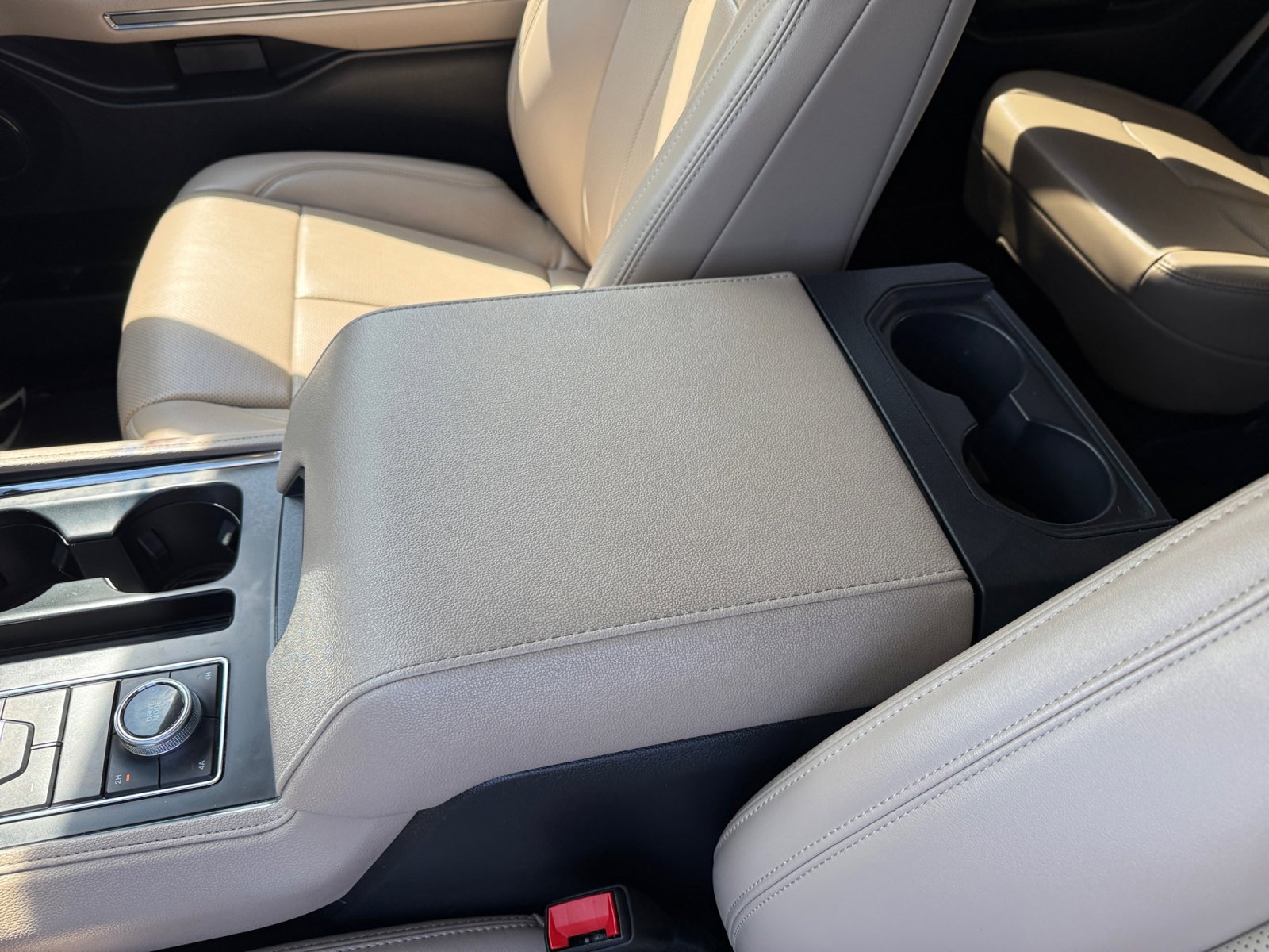 Certified 2024 Ford Expedition XLT image 14