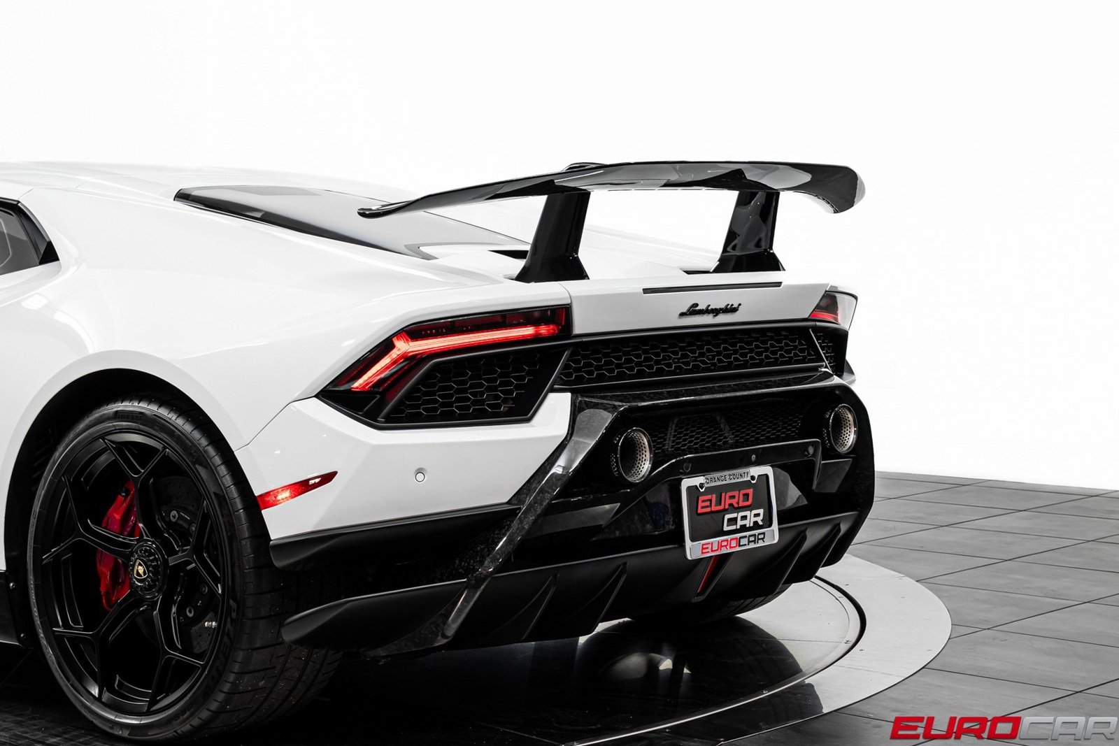 Used 2018 Lamborghini Huracan Performante image 18