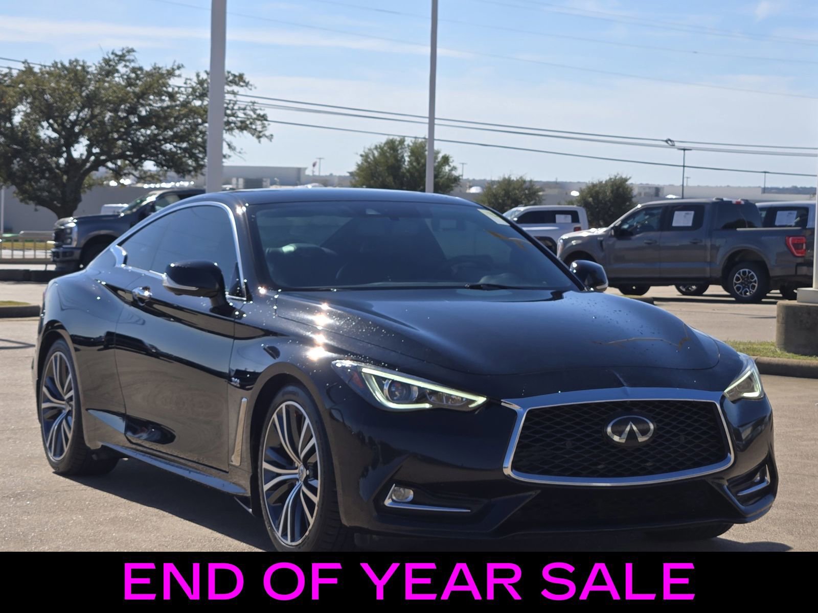 Used 2019 INFINITI Q60 3.0t Luxe w/ Essential Package image 3