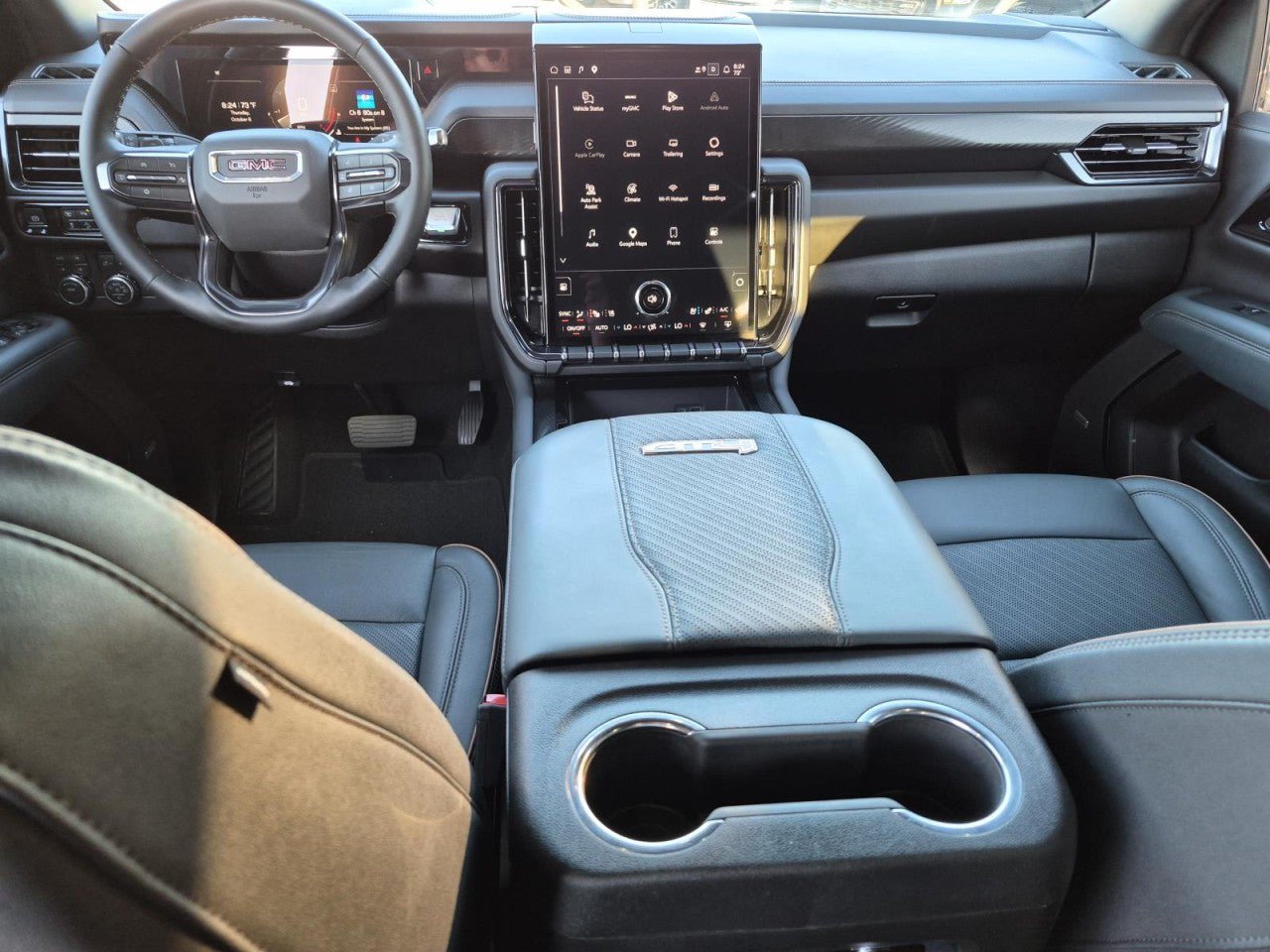 Certified 2026 GMC Yukon AT4 w/ AT4 Premium Package AWD/4WD image 18