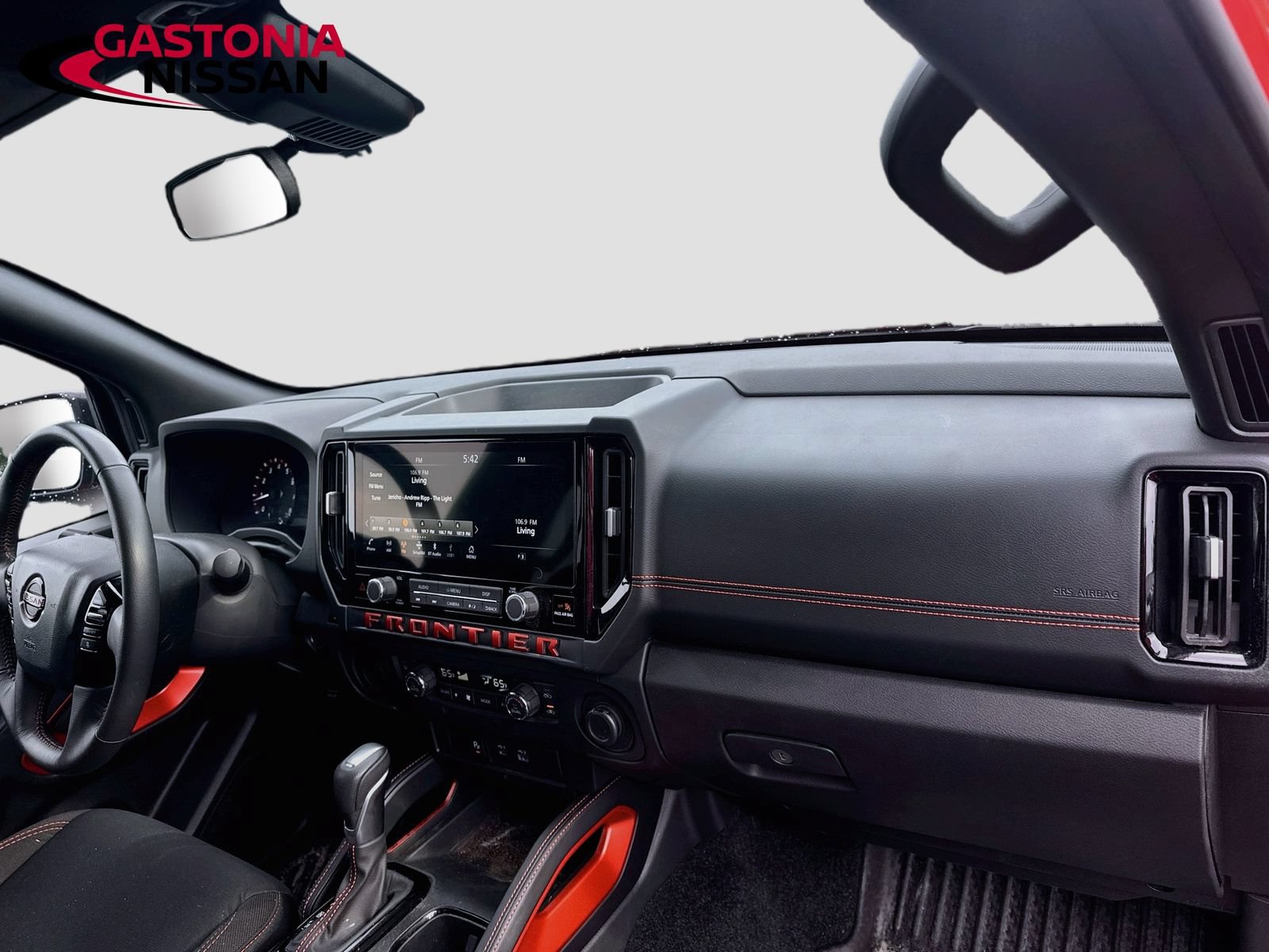 Used 2025 Nissan Frontier Pro-X RWD image 33