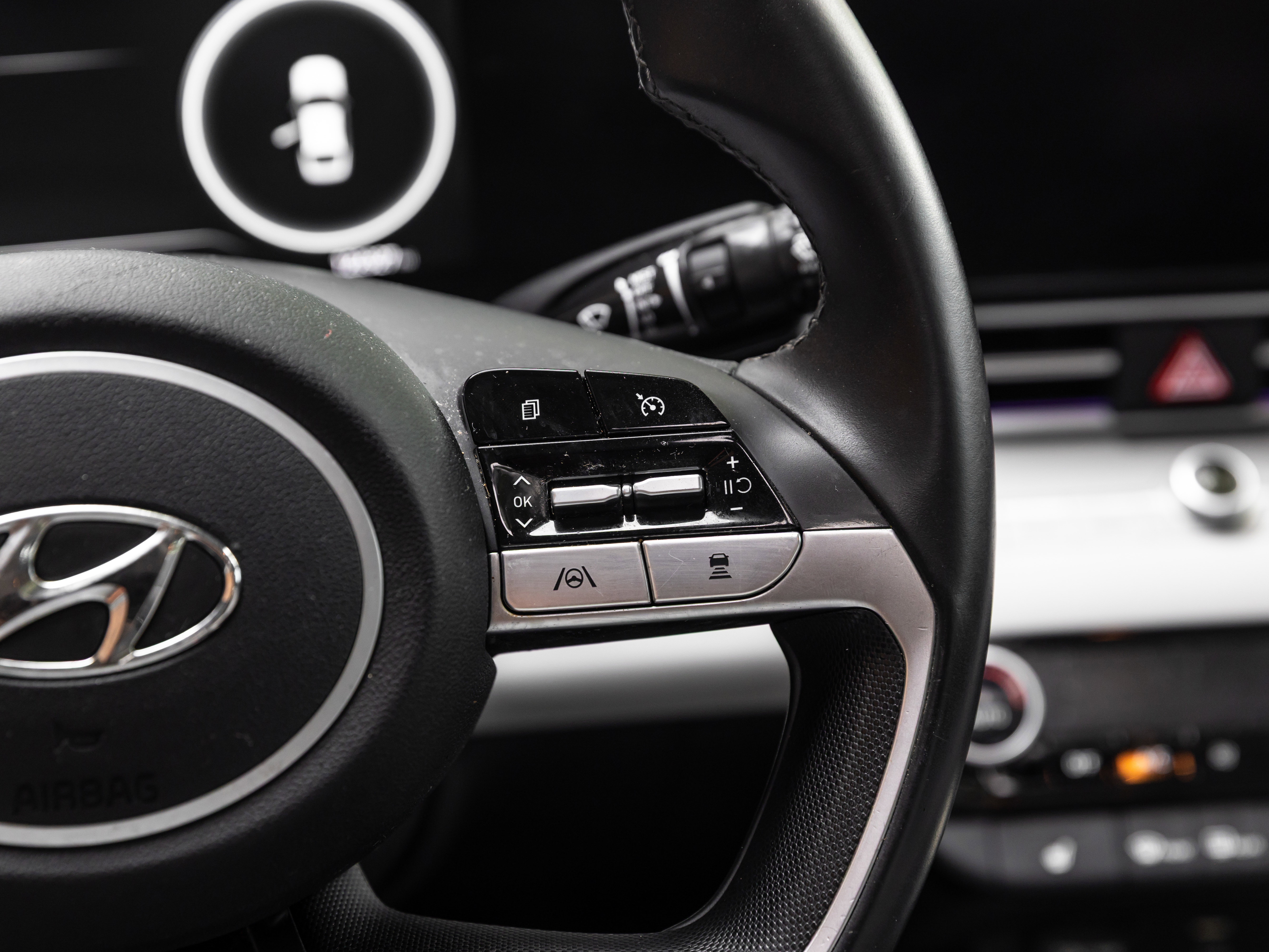 Used 2021 Hyundai Elantra Limited image 8