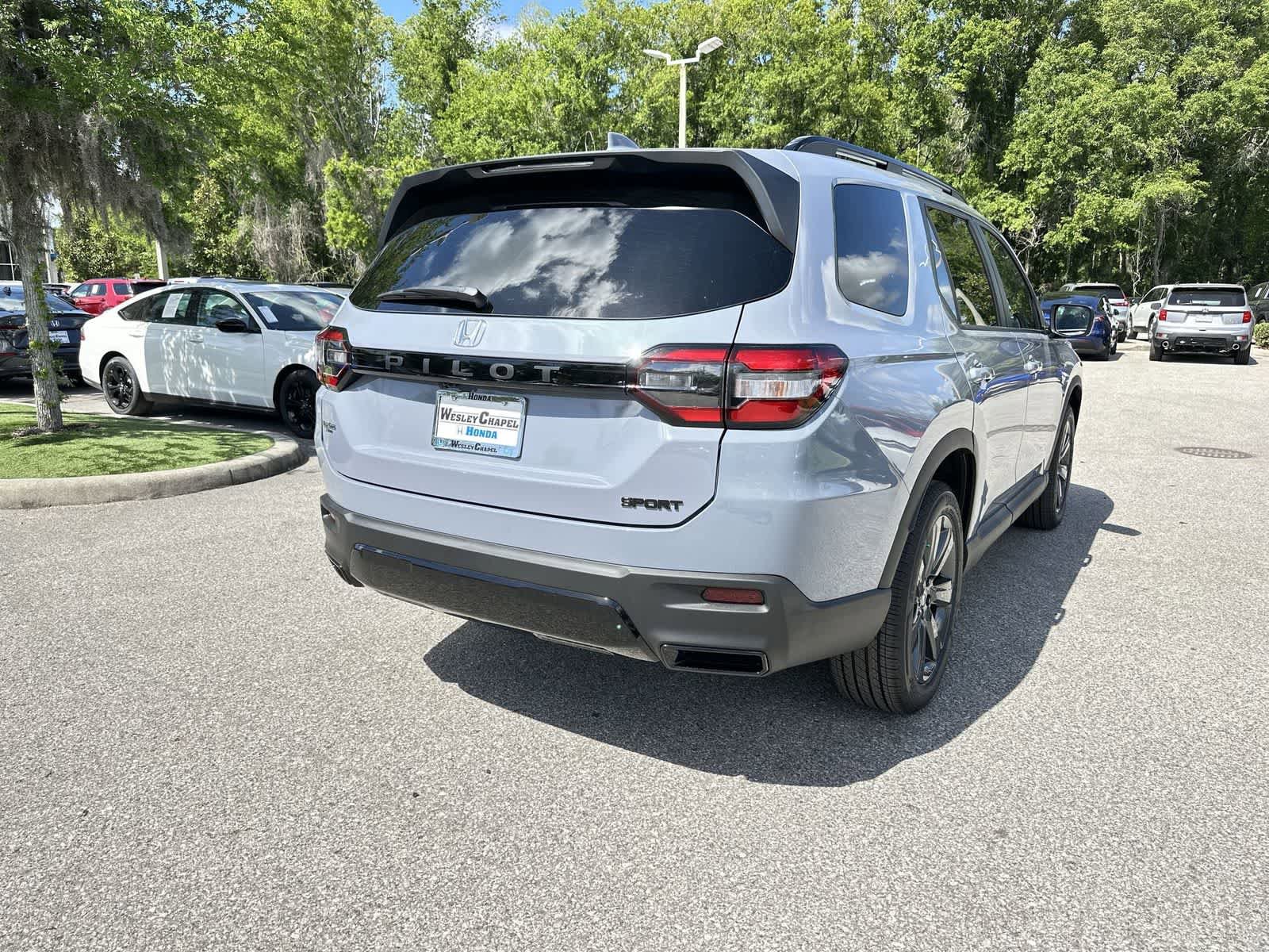 New 2026 Honda Pilot Sport image 6