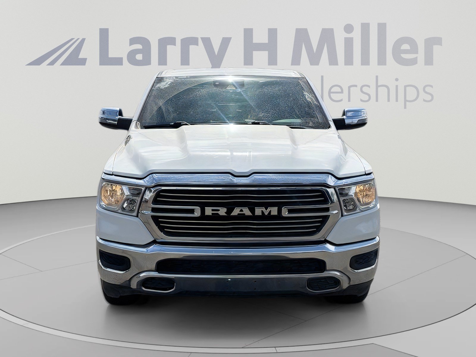 Used 2024 RAM 1500 Laramie AWD/4WD image 9