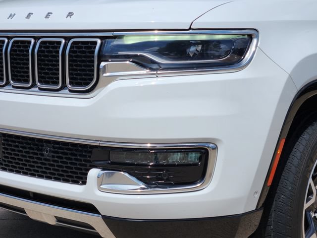 Certified 2024 Jeep Wagoneer Series III AWD/4WD image 8