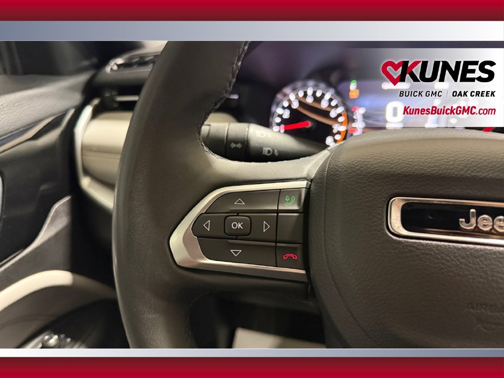 Used 2025 Jeep Compass Limited AWD/4WD image 17