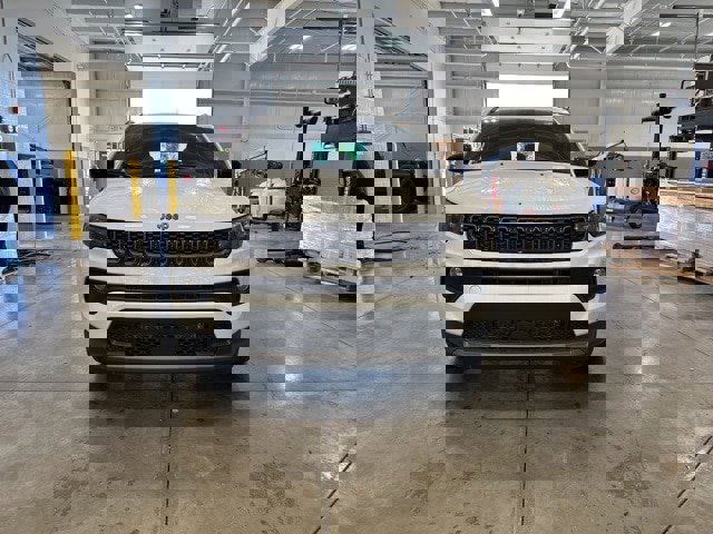 New 2025 Jeep Compass Latitude w/ Sun & Sound Group image 2