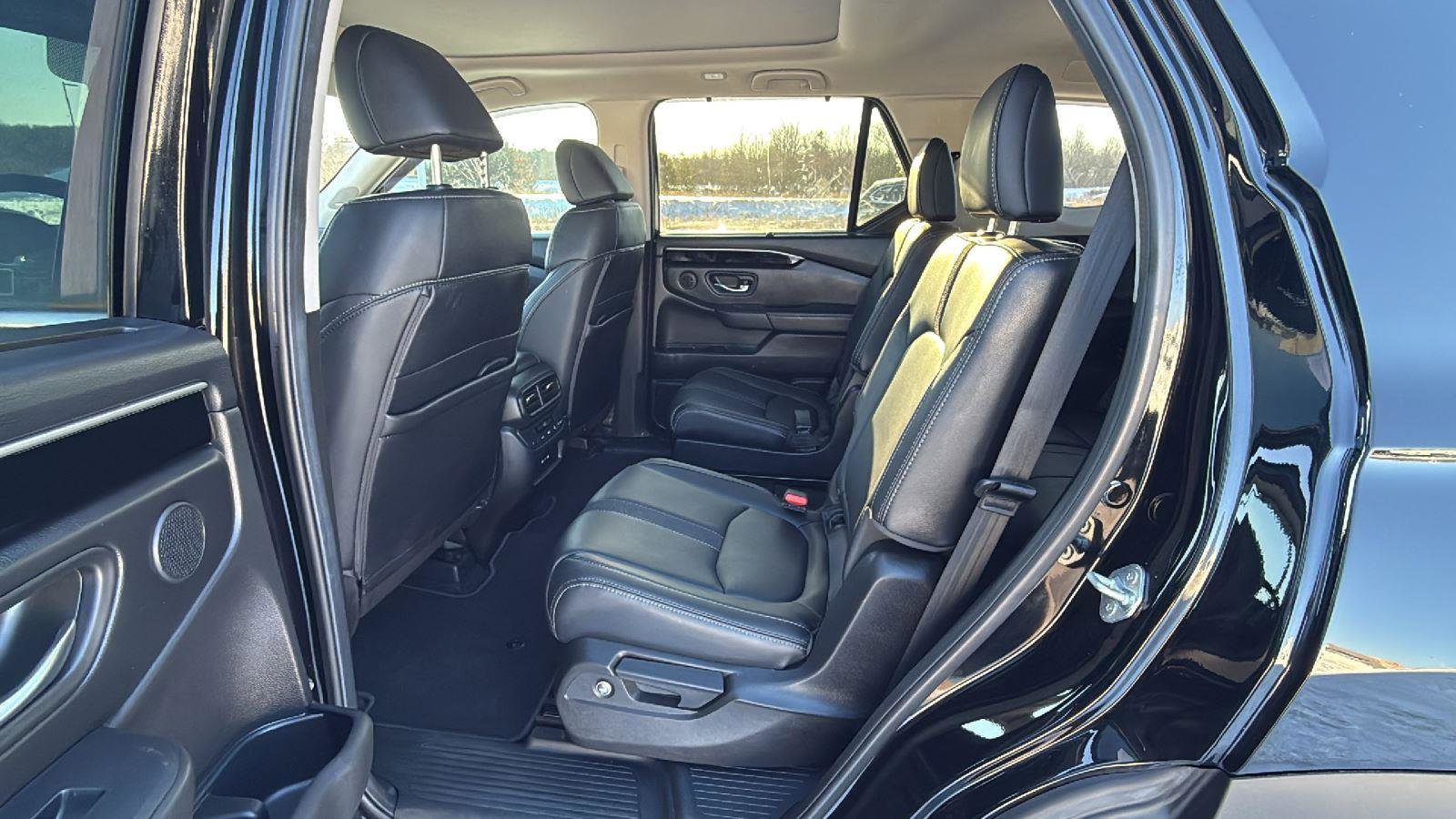 Used 2025 Honda Pilot Touring image 25