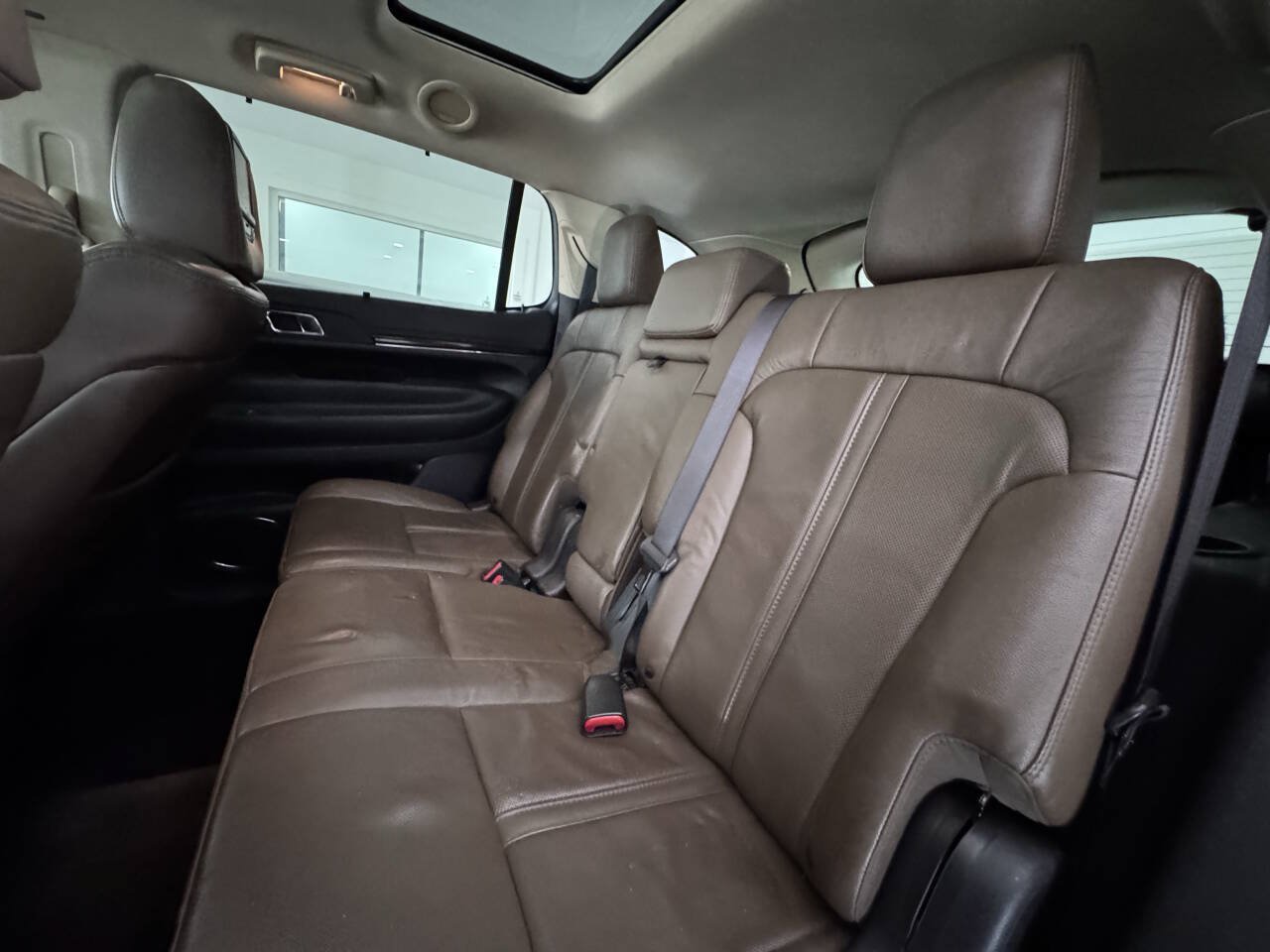 Used 2017 Lincoln MKT FWD image 21