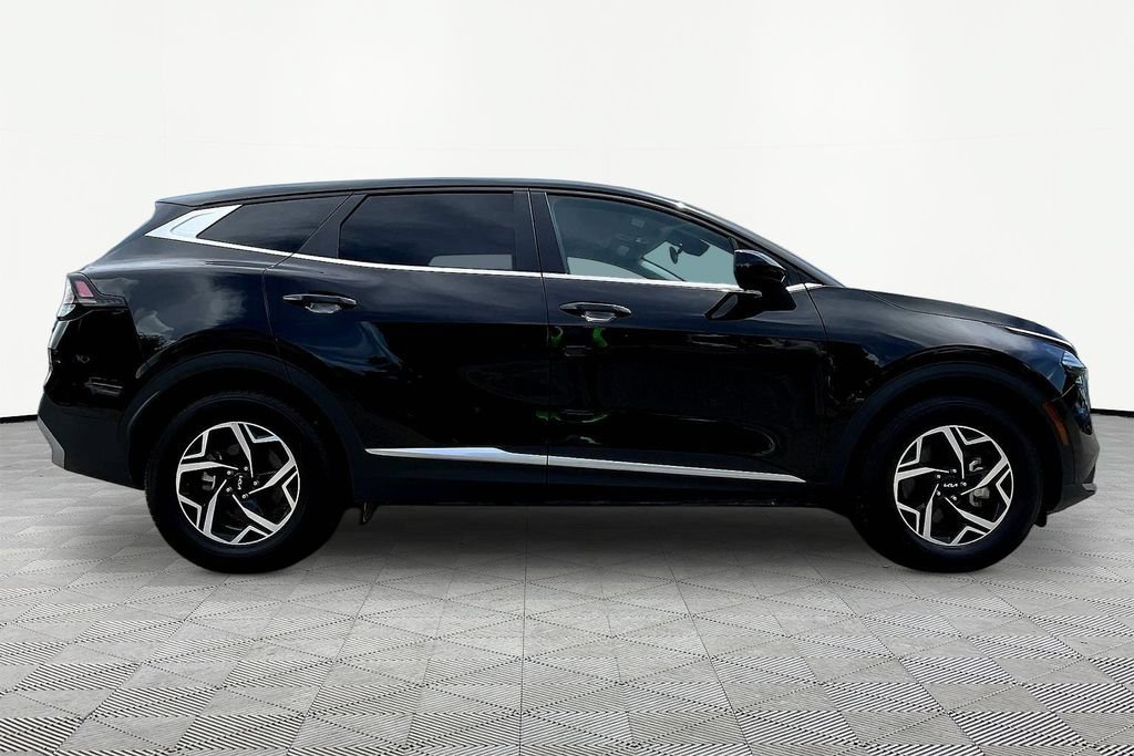 Used 2025 Kia Sportage LX FWD image 8