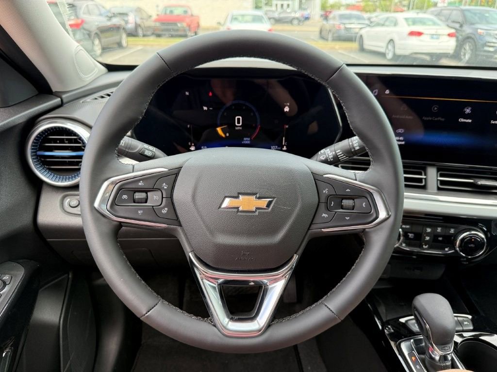 New 2026 Chevrolet Trax LT w/ Sunroof Package FWD image 23