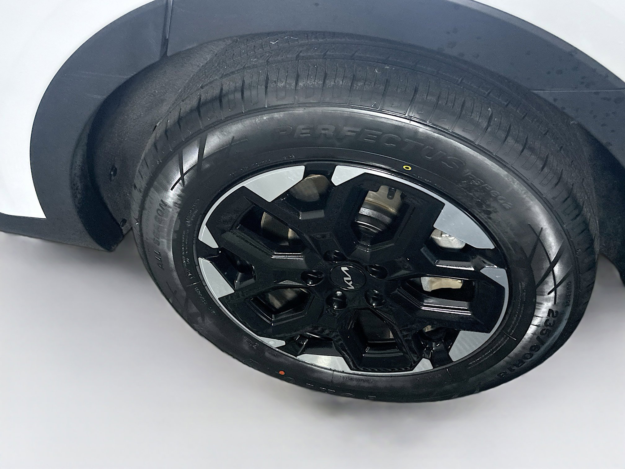 Used 2024 Kia Sorento S image 11