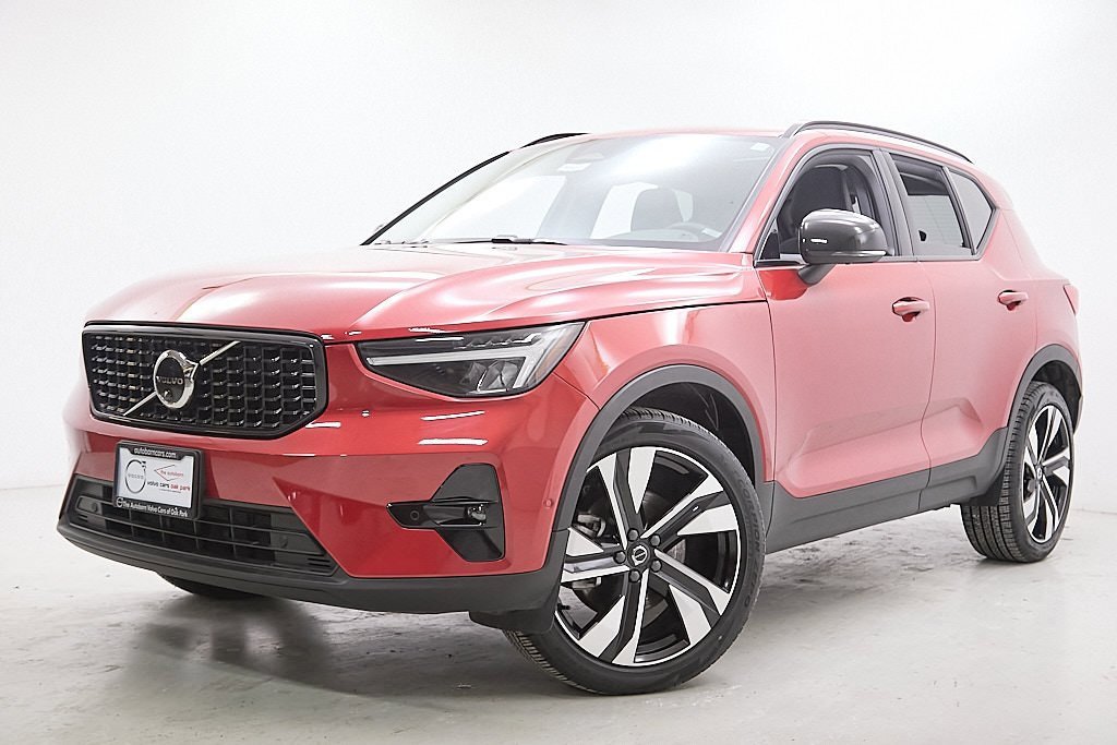 Certified 2023 Volvo XC40 B5 Plus w/ Driver Assist Package image 2