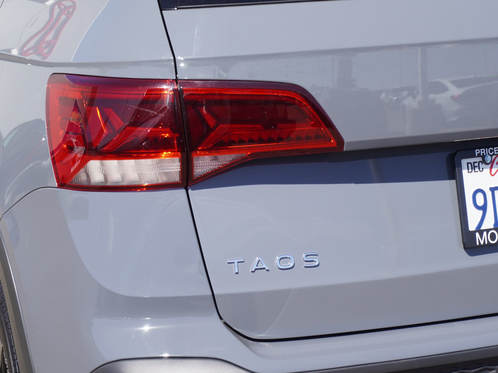 Used 2023 Volkswagen Taos SE FWD image 8