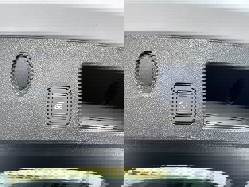 New 2026 Chevrolet Equinox ACTIV w/ Convenience Package III image 43