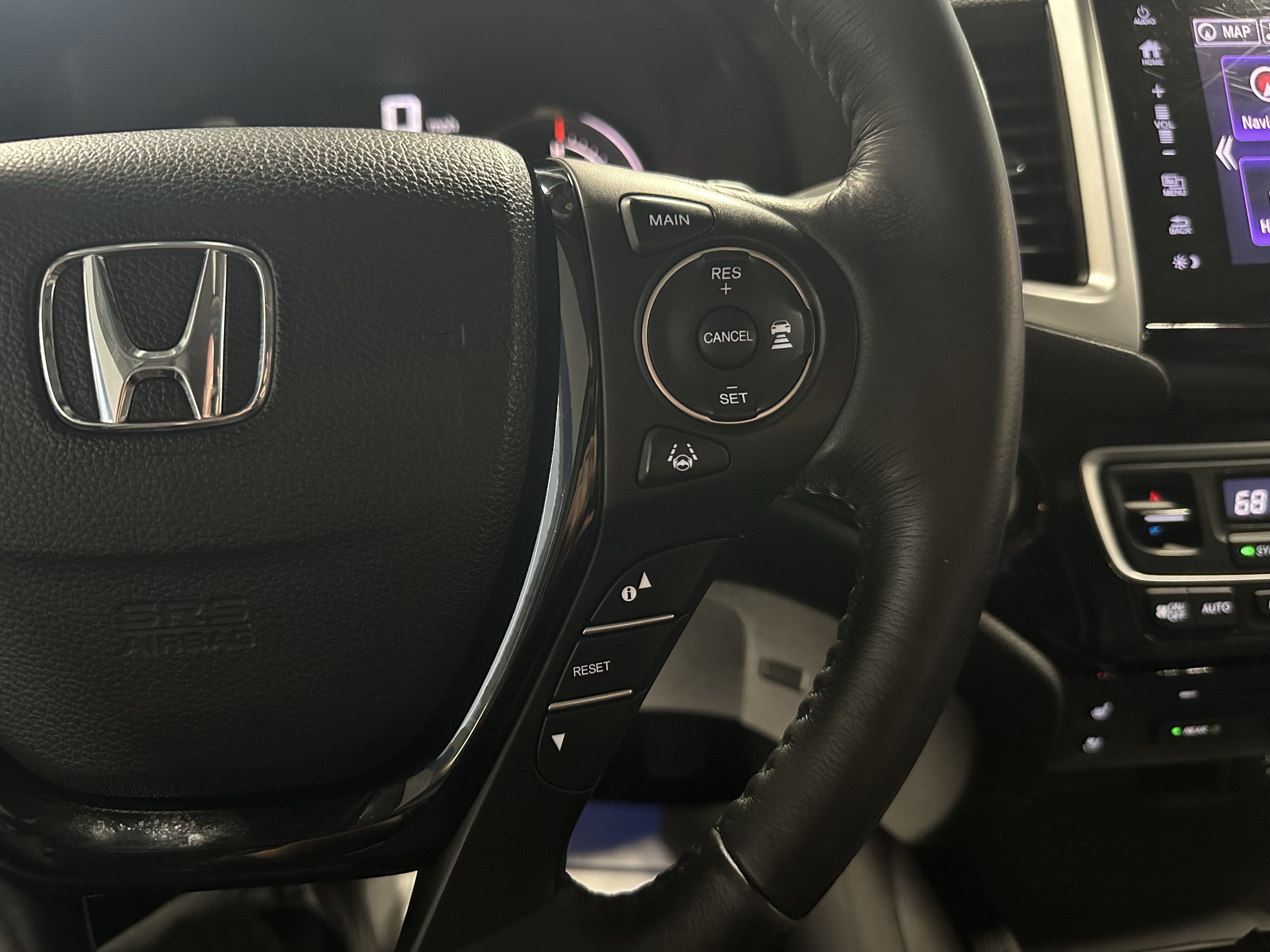 Used 2018 Honda Pilot Elite image 13