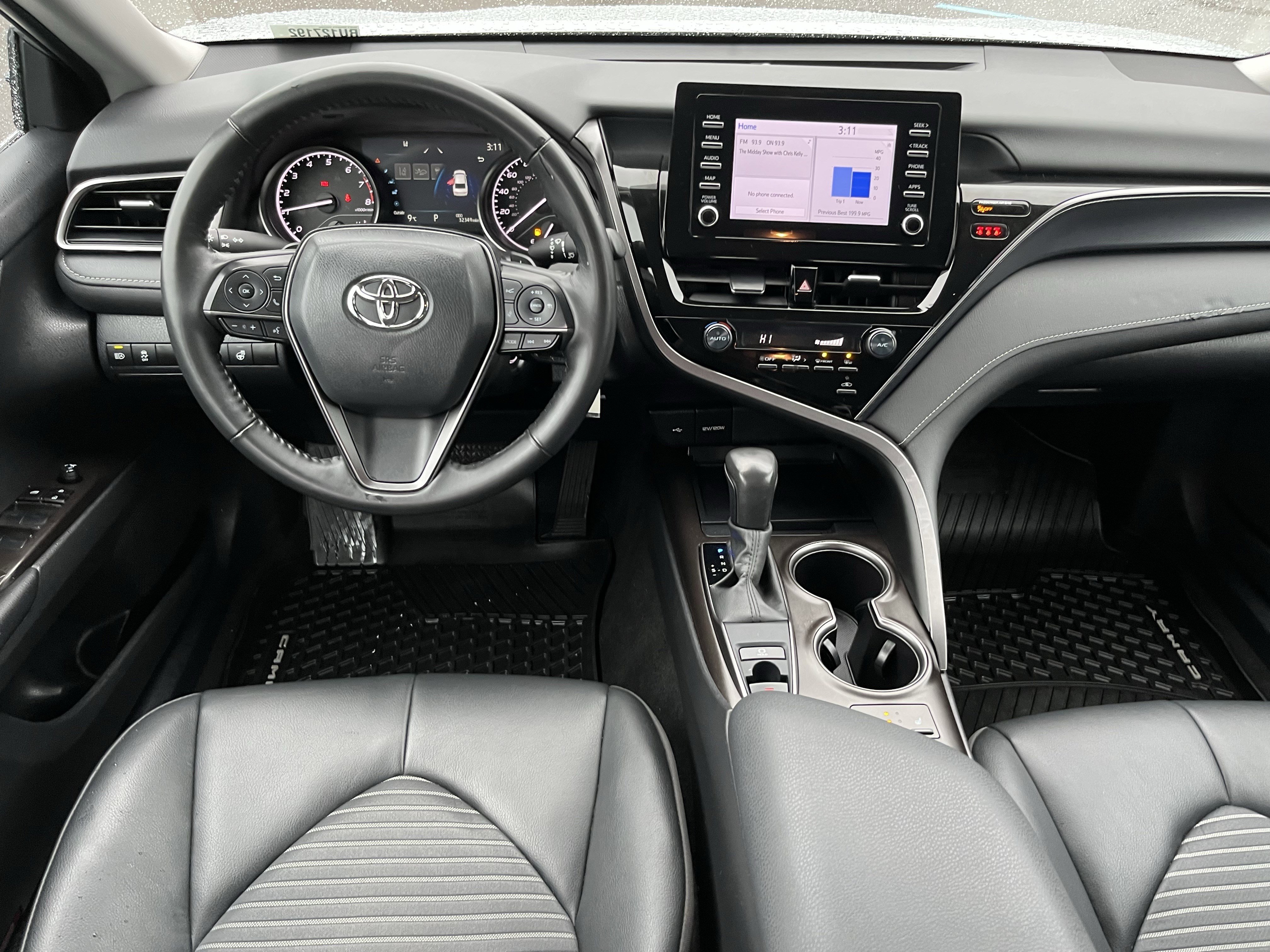 Used 2024 Toyota Camry SE image 11