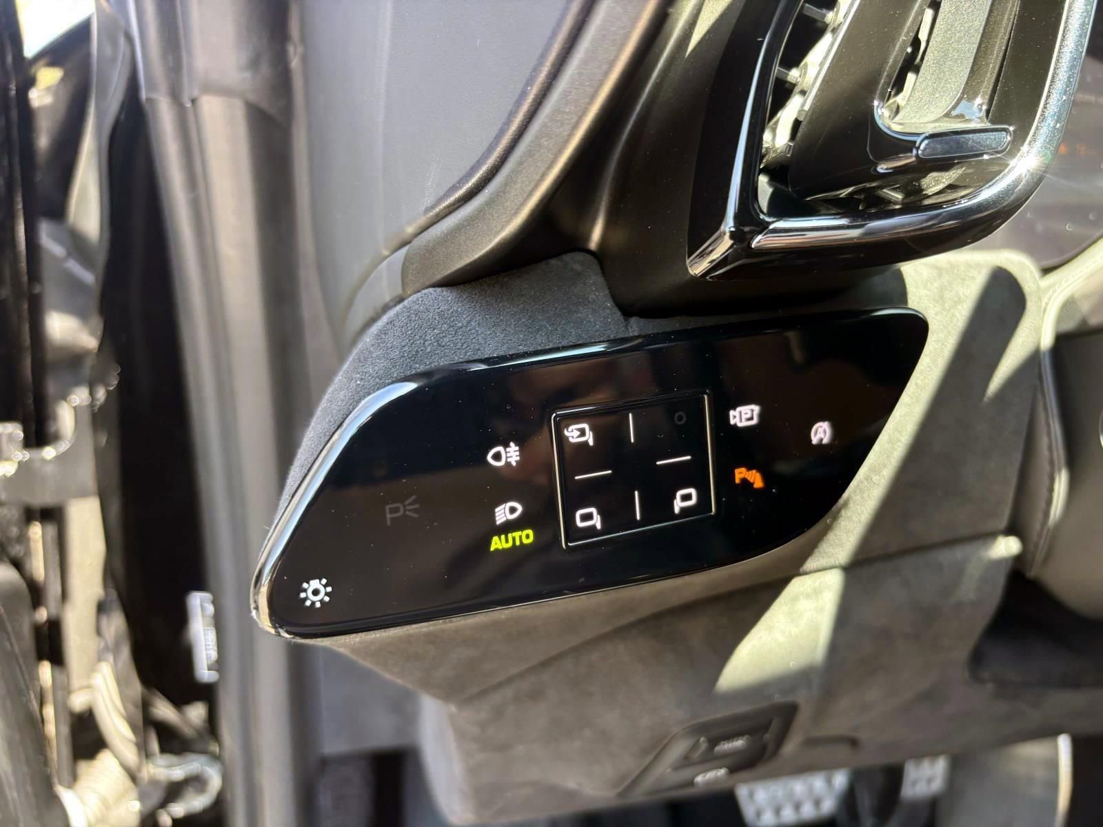 Used 2022 Ferrari Roma image 33