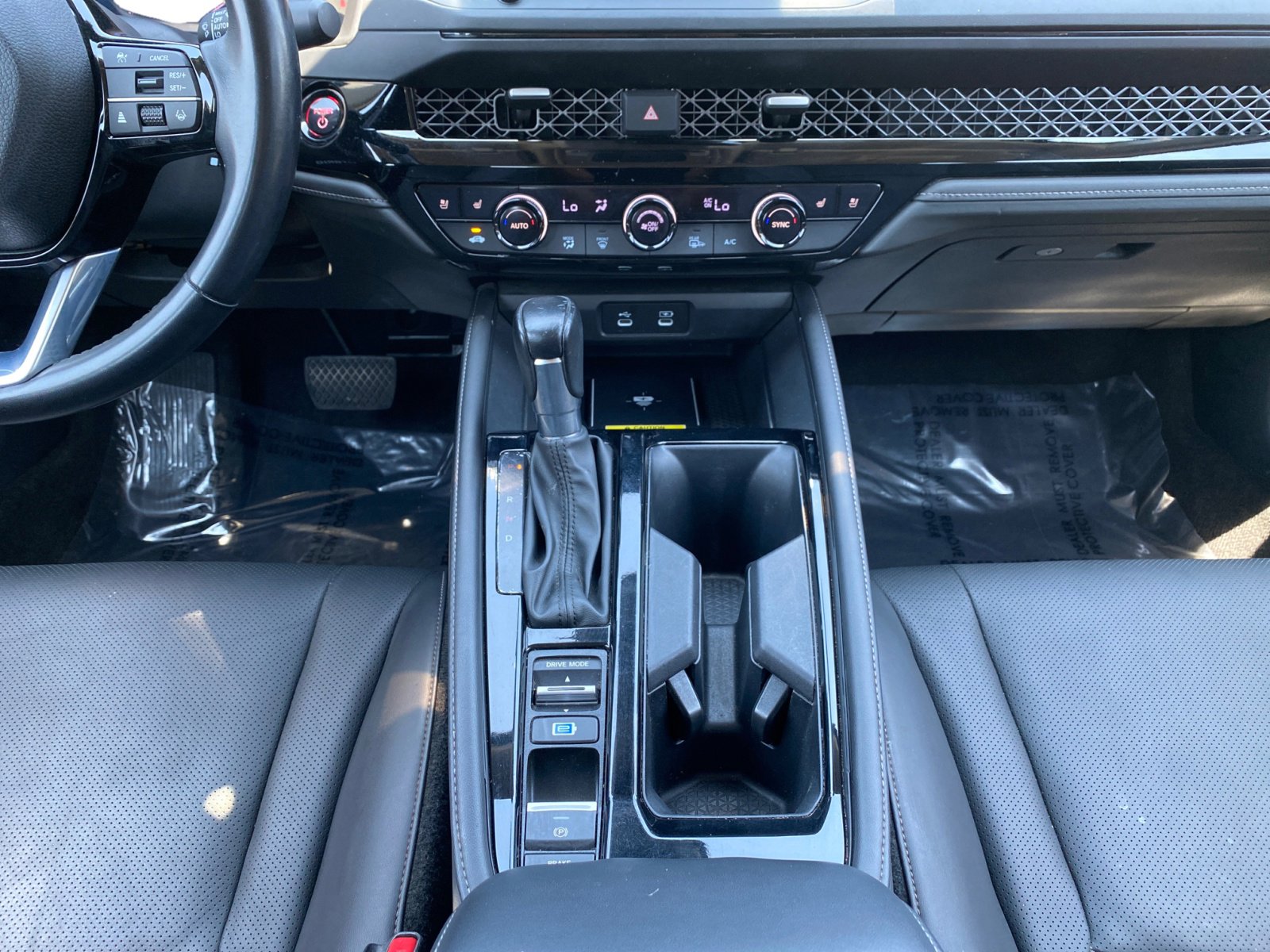 Used 2024 Honda Accord Touring image 11