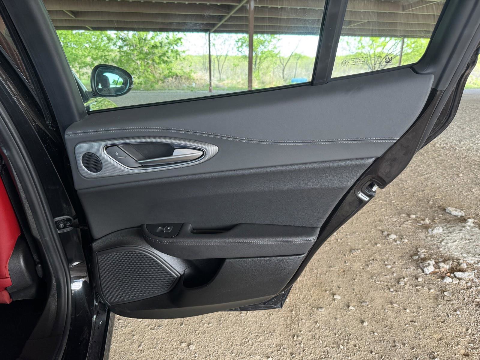 Used 2024 Alfa Romeo Giulia Veloce image 34