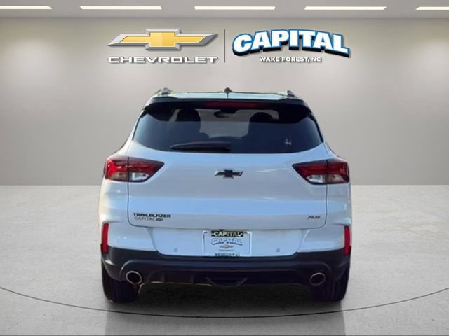 Used 2022 Chevrolet TrailBlazer RS w/ Sun and Liftgate Package FWD image 5