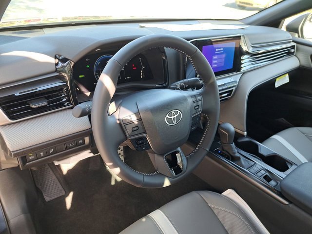 Used 2026 Toyota Camry SE image 6