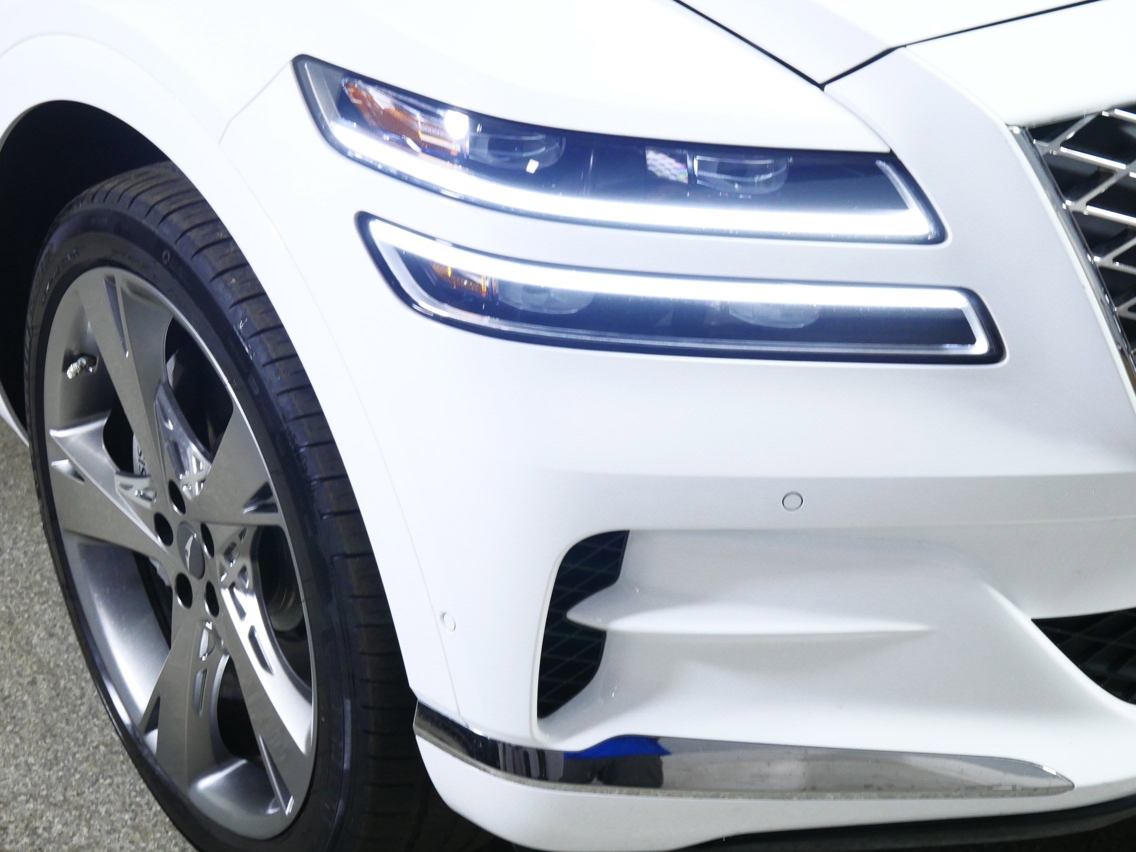 Used 2024 Genesis GV80 3.5T image 16