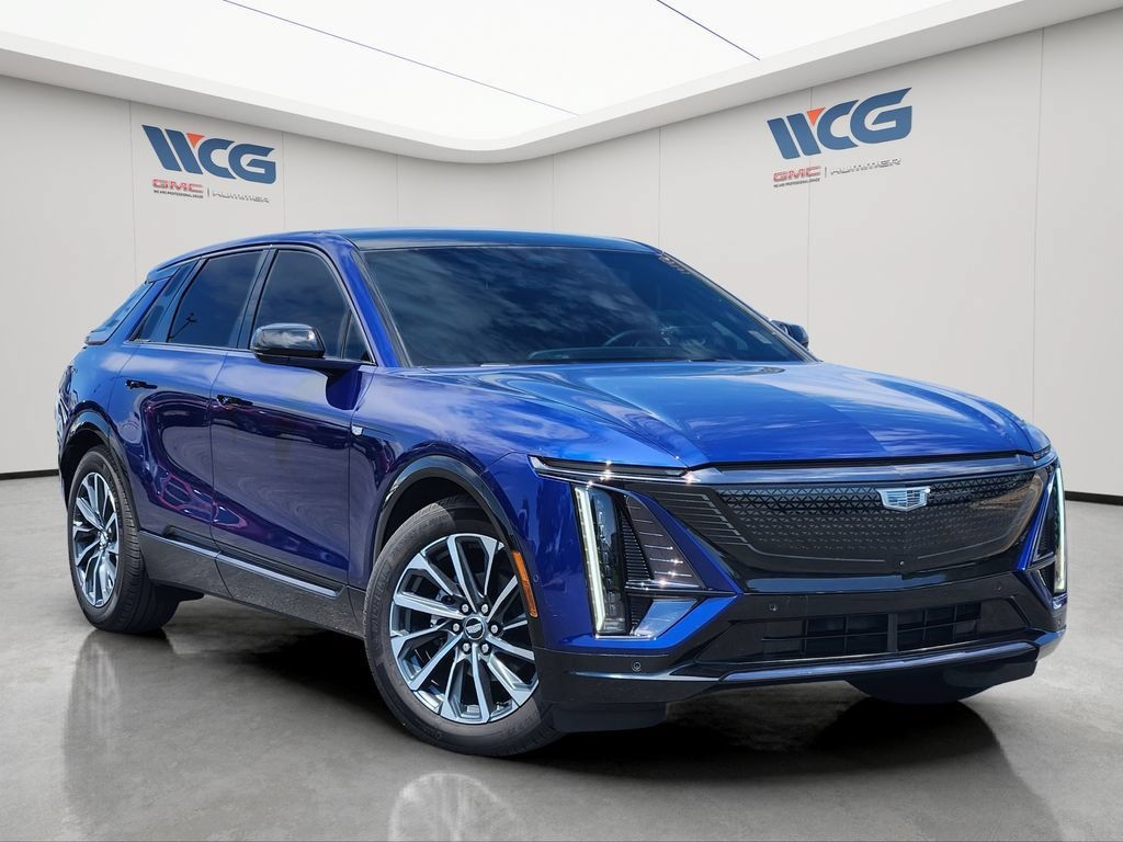Used 2024 Cadillac Lyriq Sport AWD/4WD image 2