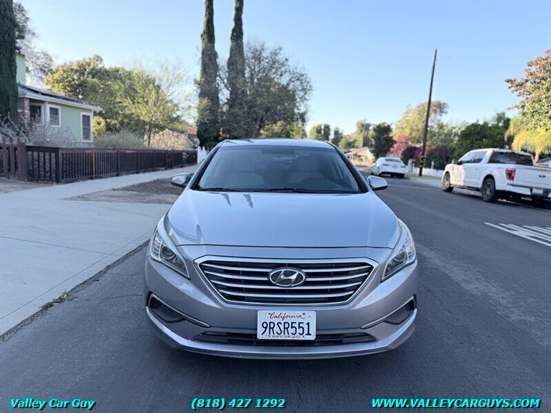 Used 2016 Hyundai Sonata SE FWD image 2