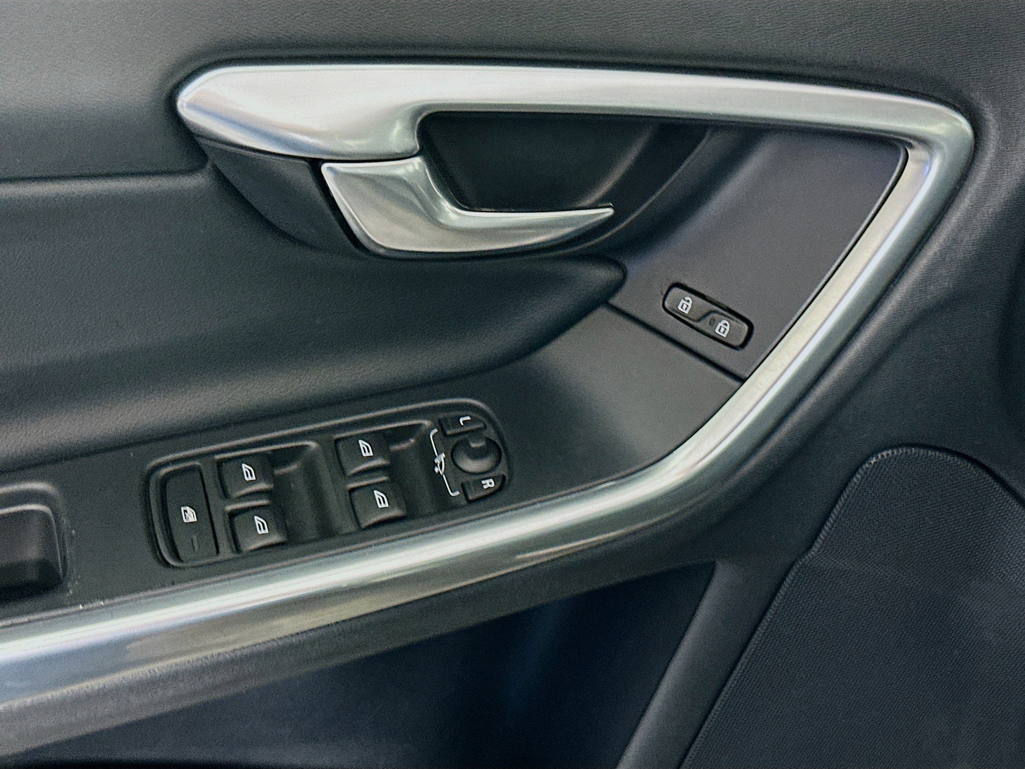 Used 2015 Volvo S60 T5 Premier Plus image 15