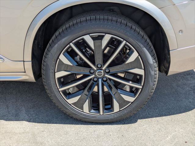 New 2026 Volvo XC90 T8 Plus w/ Protection Package Premier AWD/4WD image 15