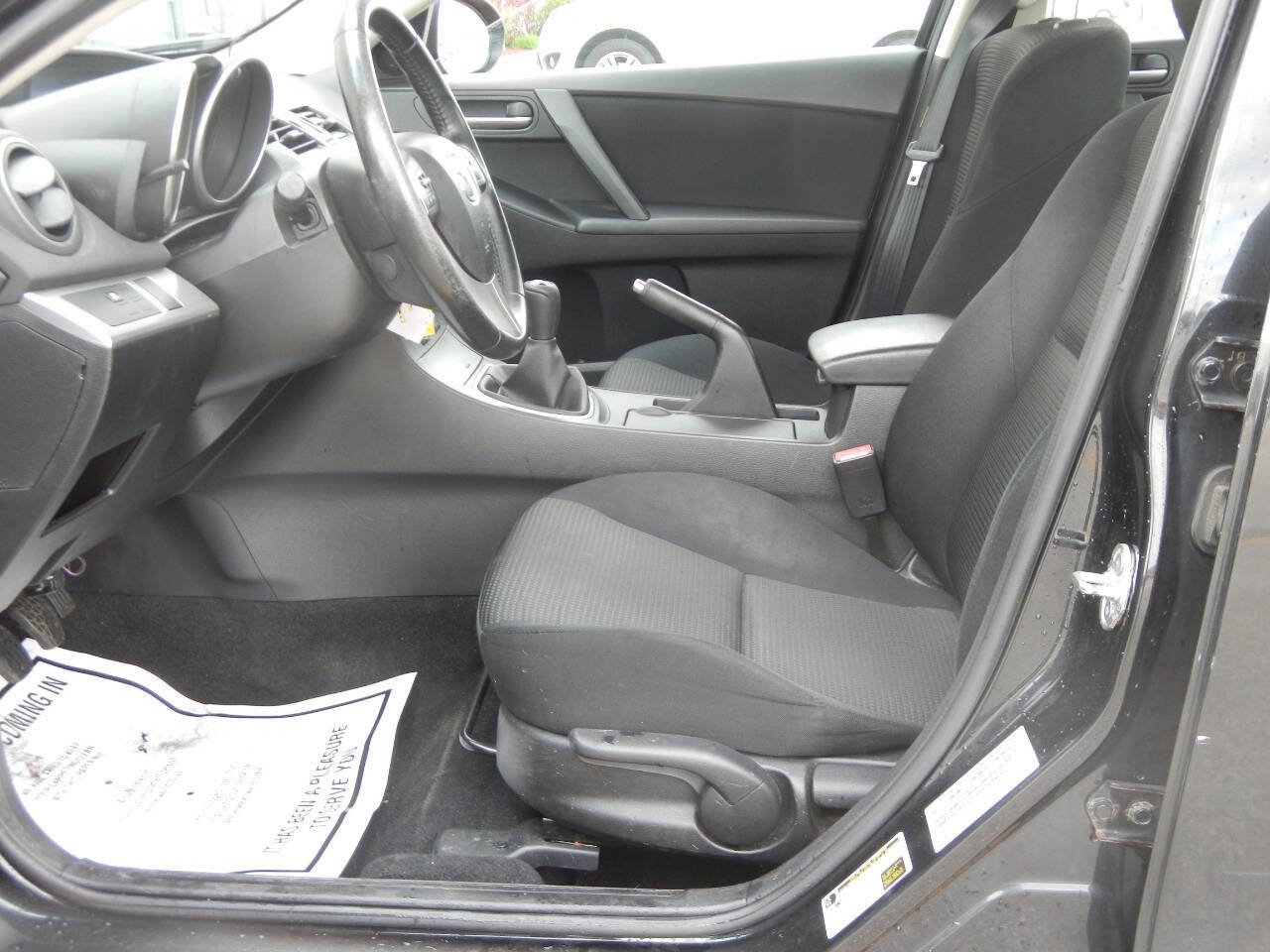 Used 2012 MAZDA MAZDA3 i Touring FWD image 26