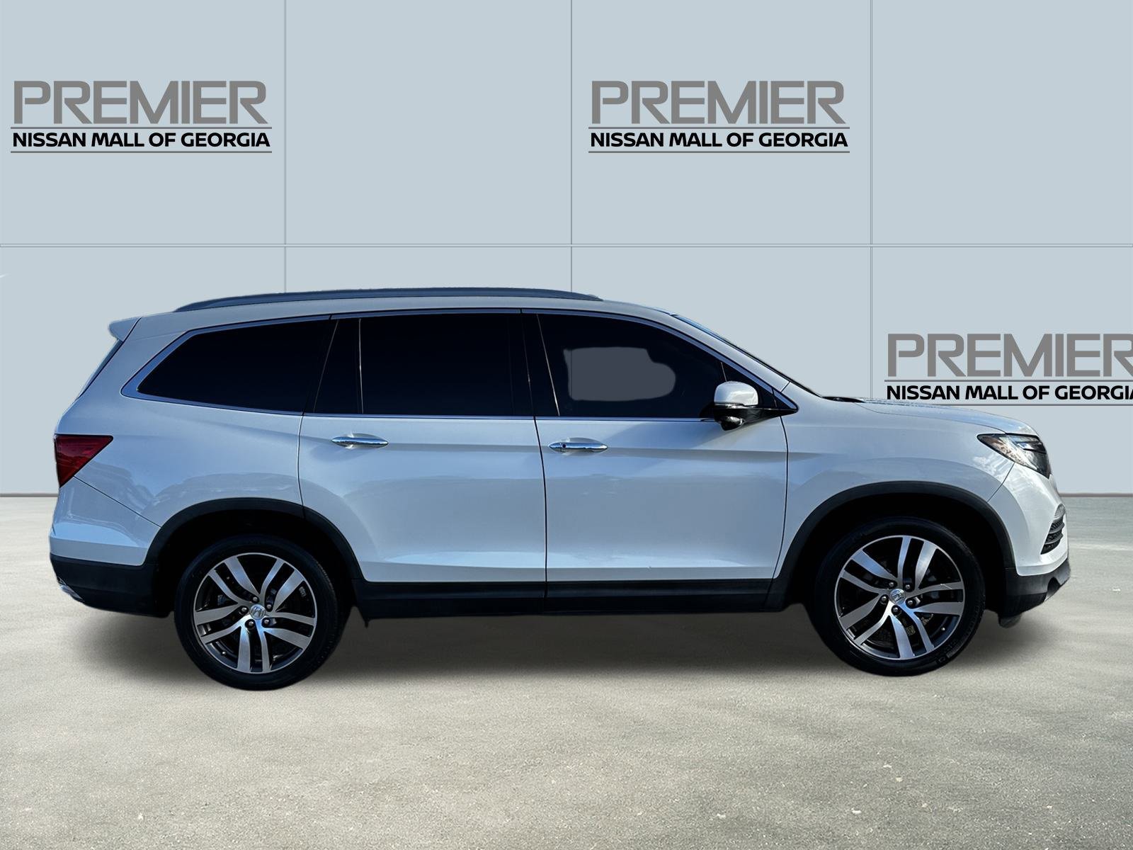Used 2016 Honda Pilot Touring image 4